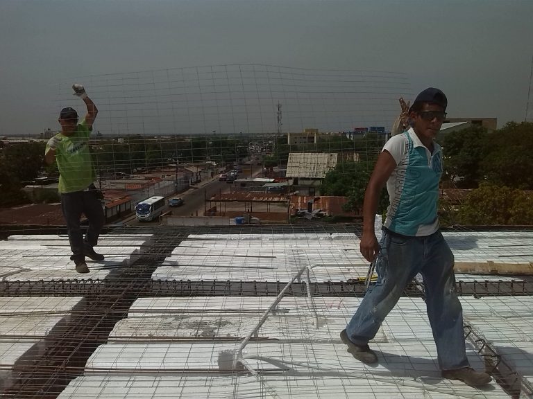 VACIADO DE LOSAS EN EDIFICACIONES 2 FACILIDAD DE MANEJO EN OBRA